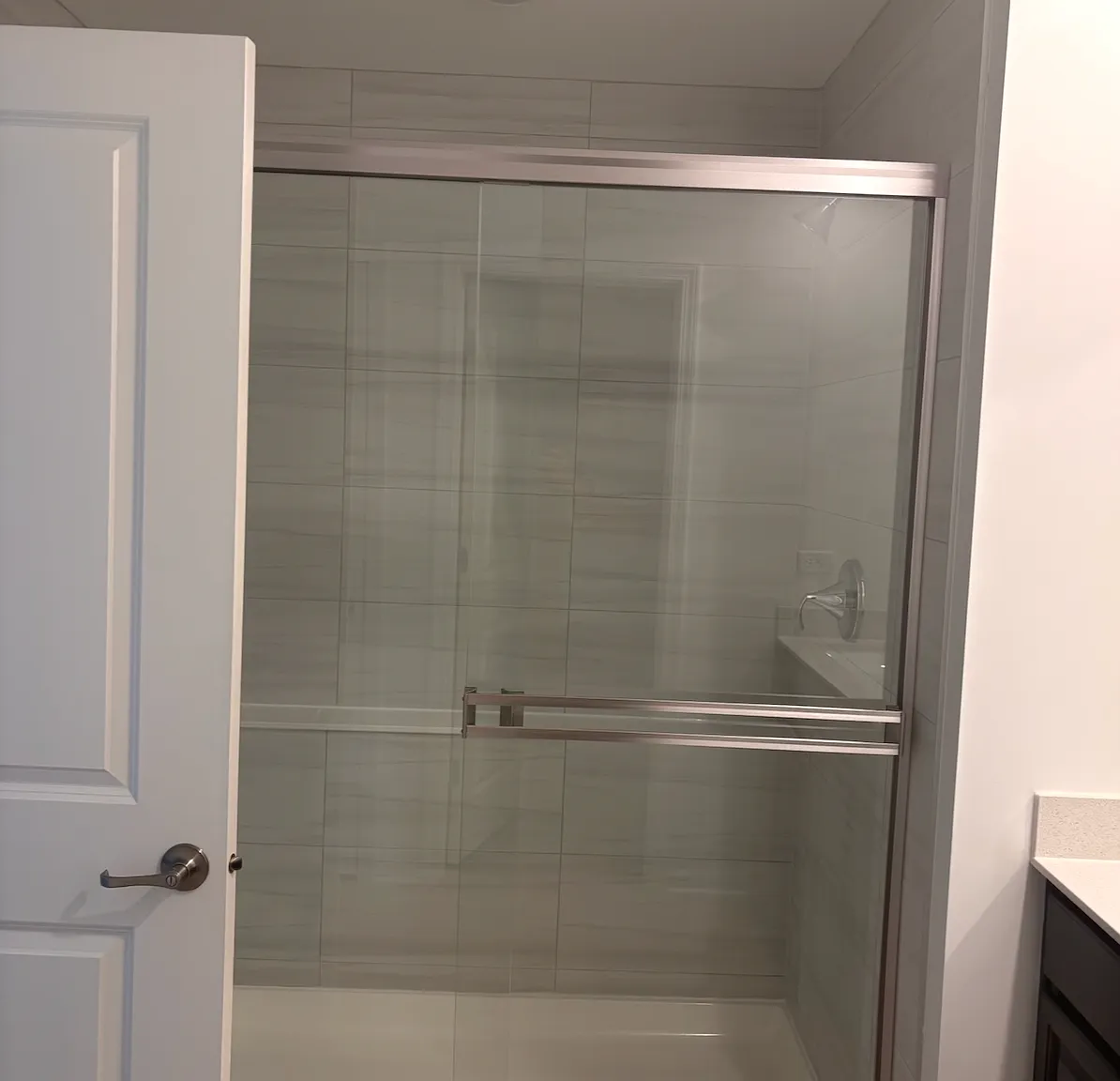 3 bed, 1894 sqft, $3,200 — Photo 2