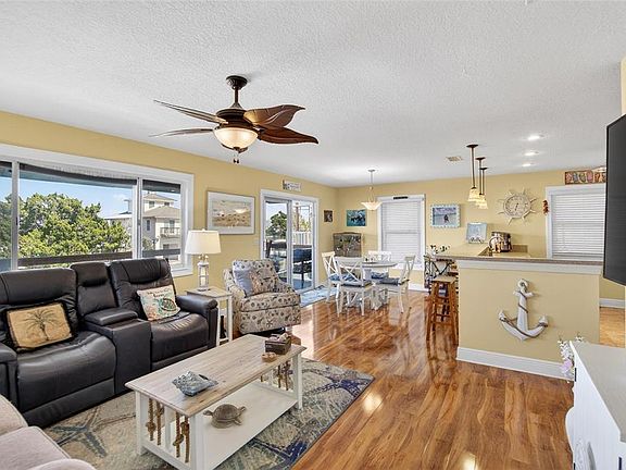 3rd image of 6331 Lonnie Lee Ln