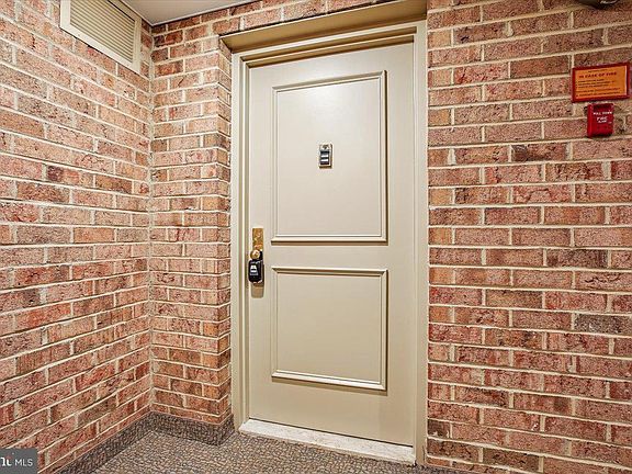 4th image of 11423 Commonwealth Dr APT 303