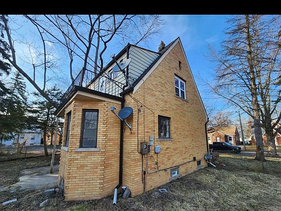 2nd image of 15646 Saratoga St
