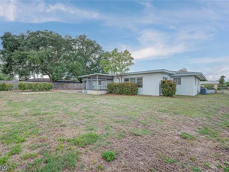 220 Punta Alta Ct — Photo 35