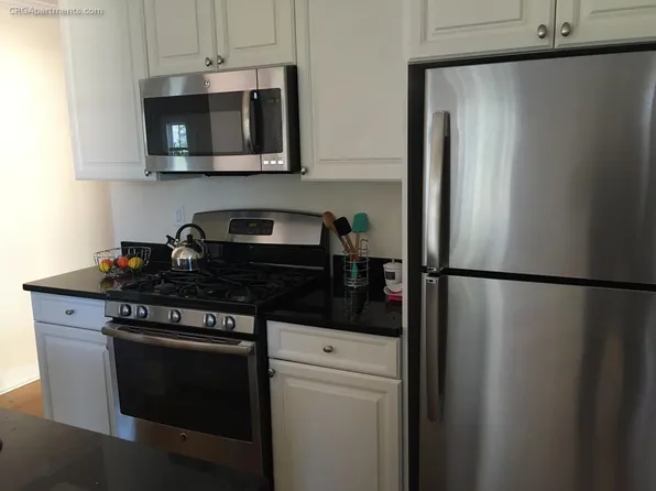 1 Langdon Sq #8, Cambridge, MA 02138