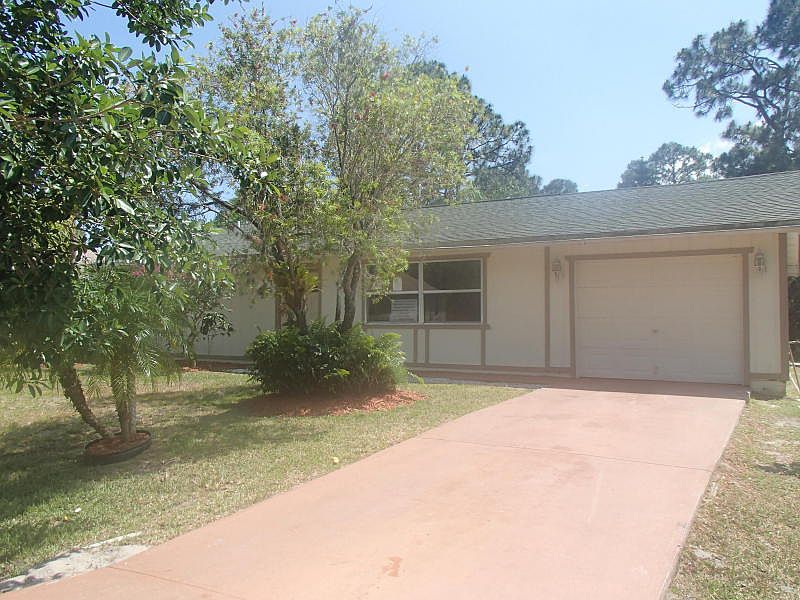 1st image of 132 SW Crescent Ave