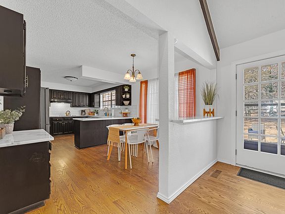 Kitchen Area with Breakfast Table