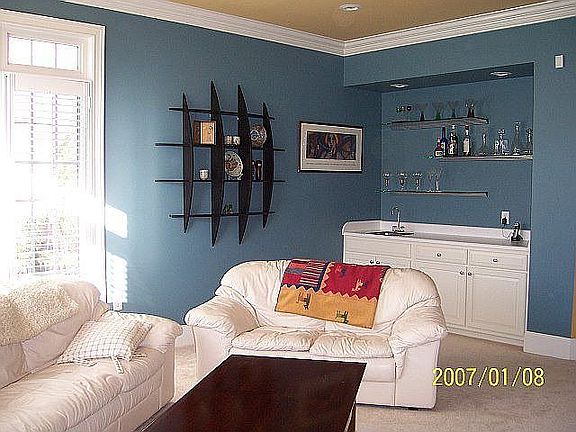 sunken living room with wetbar