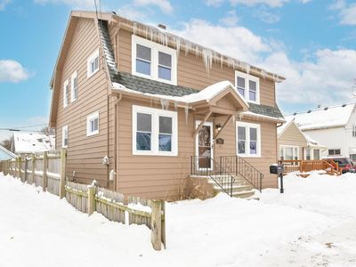 7413 15th AVENUE, Kenosha, WI, 53143