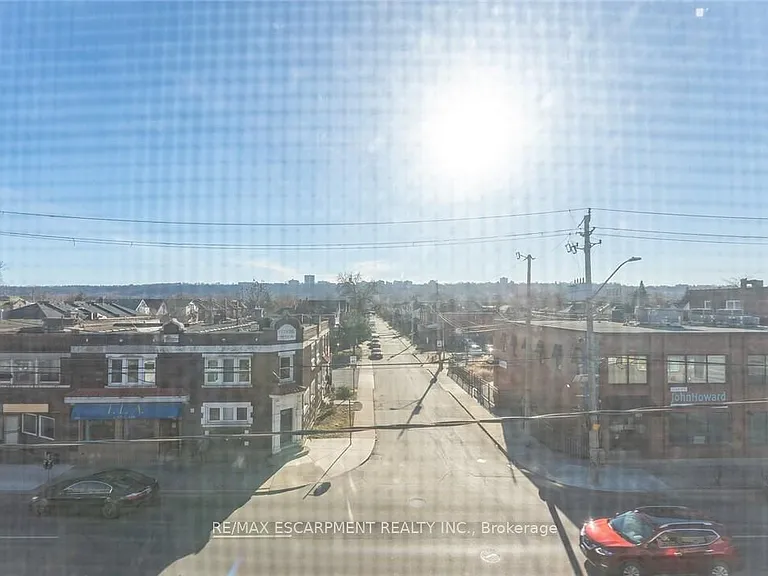 657 Barton St E #302 — Photo 26