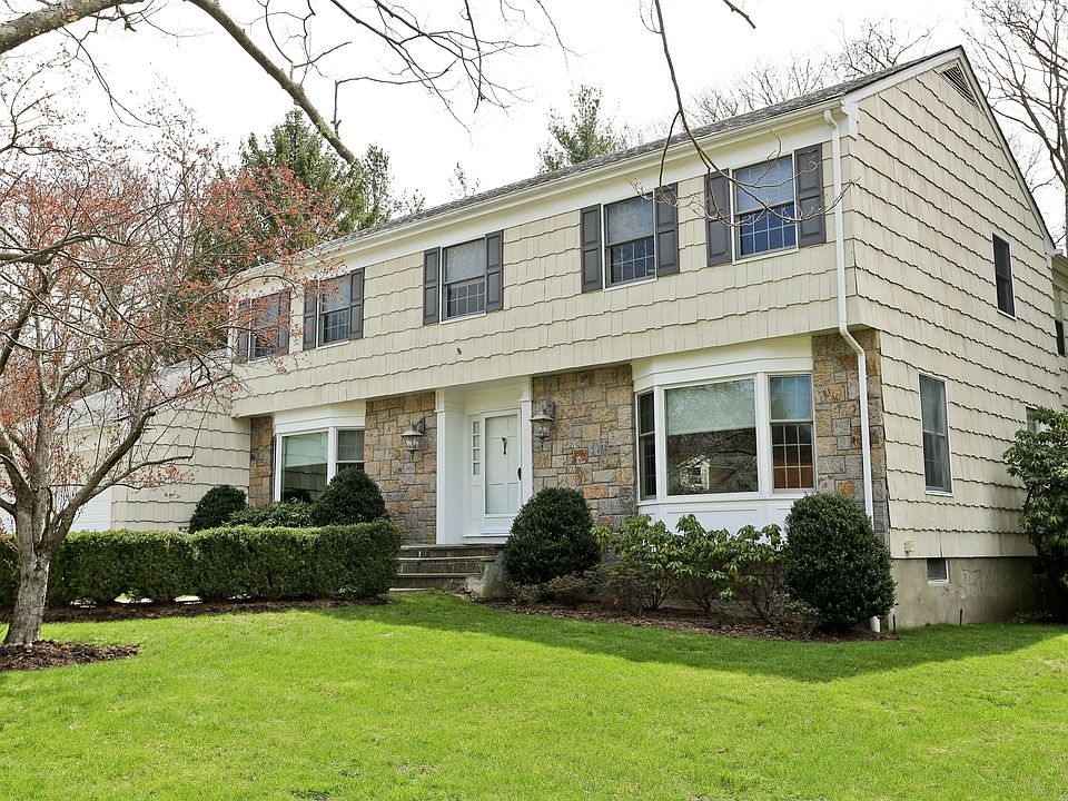1st image of 3 Pebble Beach Dr
