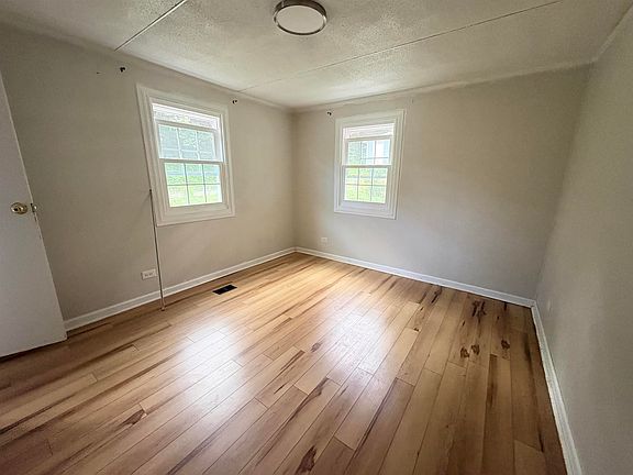 2nd image of 1844 Martz Rd
