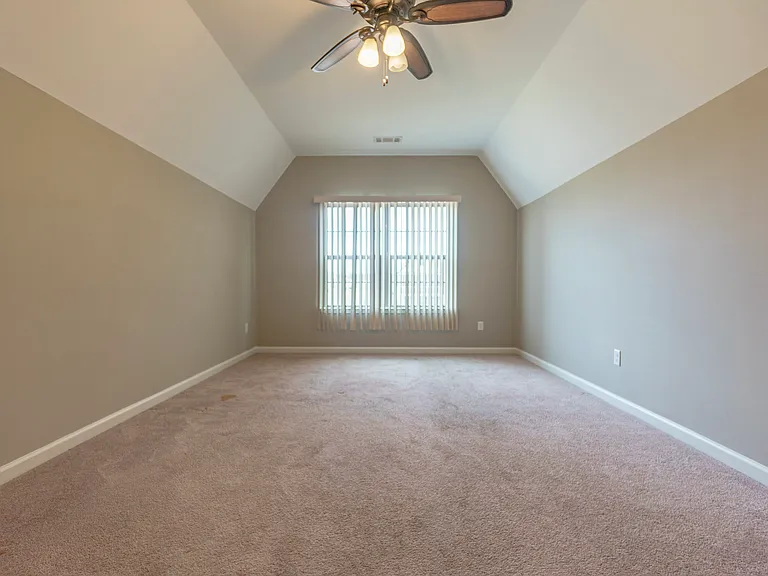 13435 Lapstone Ln — Photo 37