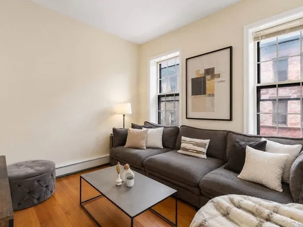 28 Phillips St APT 3, Boston, MA 02114