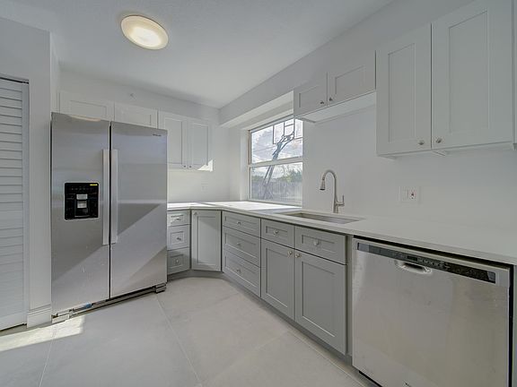 2nd image of 1605 NE 3rd Ave #3