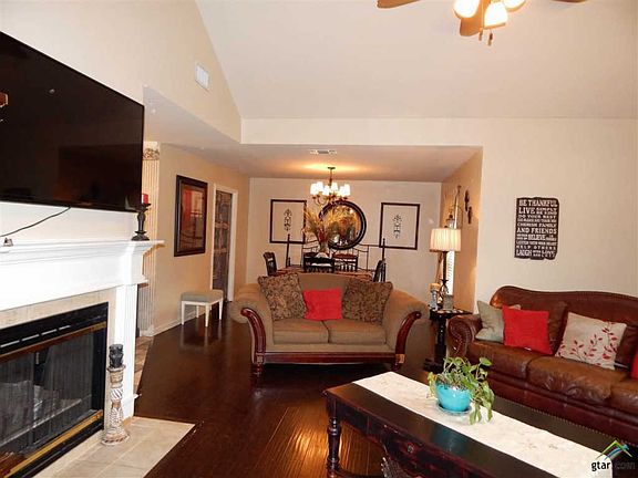 3rd image of 15804 Echo Glen Dr