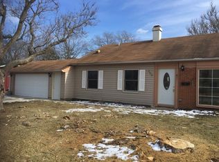 133 Fairview Ln, Streamwood, IL