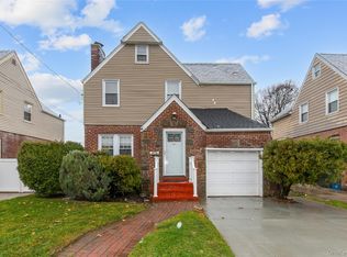 15 Clyde Avenue, Hempstead, NY 11550