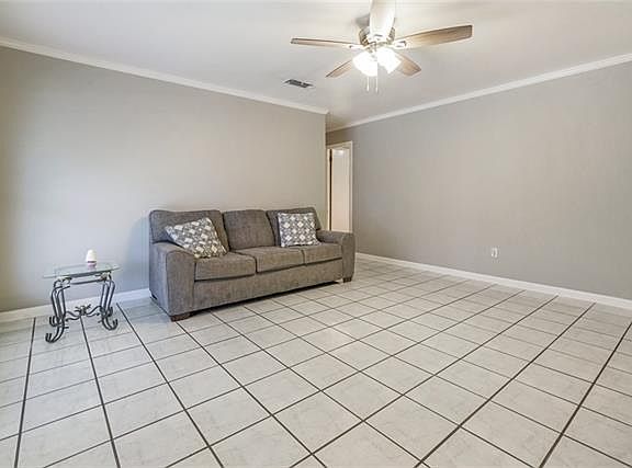 4th image of 325 W Tish Dr