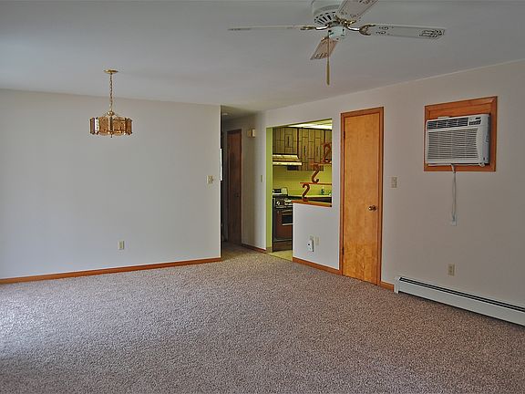 Living/dining room view of kitchen