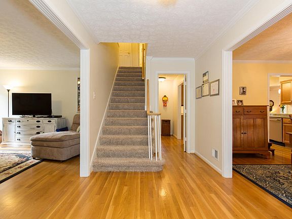 05-9903_Roundstone-4