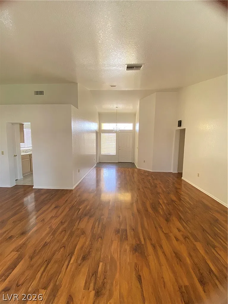 2 bed, 2.0 bath, 1349 sqft, $1,900 — Photo 3