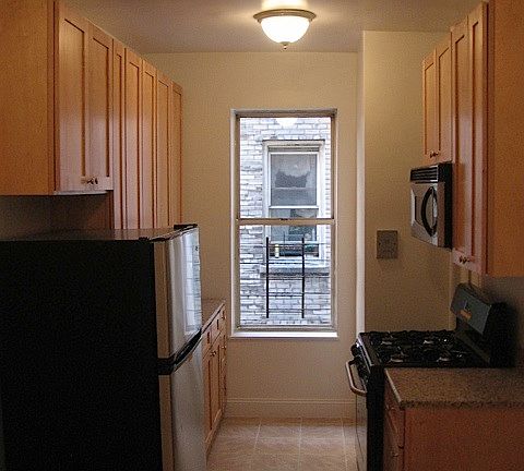 2nd image of 811 Walton Ave APT C19