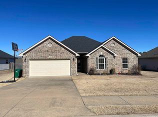 2116 Magna Carta Ln, Bryant, AR 72022