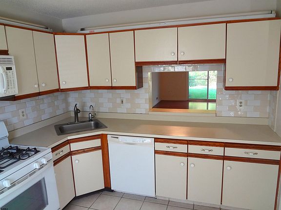 5th image of 137 Rumson Dr #137