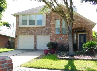 409 Stockbridge Ln, Dickinson, TX 77539