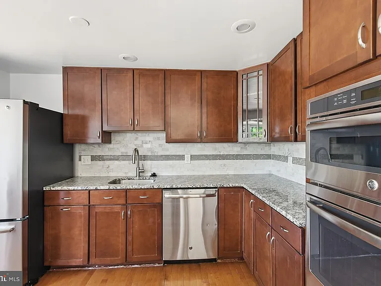 6606 Greenleigh Ln — Photo 10