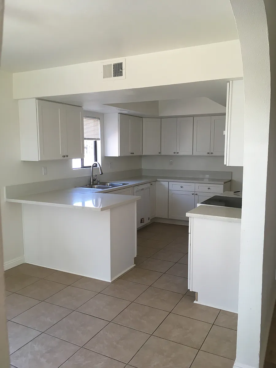 Building Photo - 6805-07 El Fuerte St