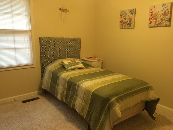Third bedroom ~9 ftx9 ft