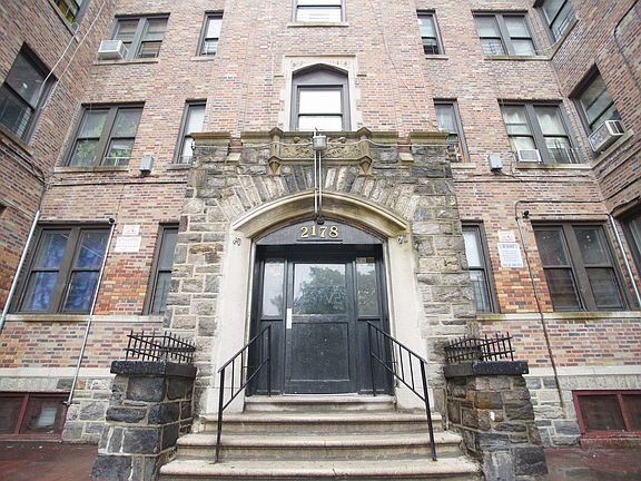 4th image of 1665 Monroe Ave APT 1B