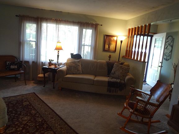 4th image of 12 Allison Dr