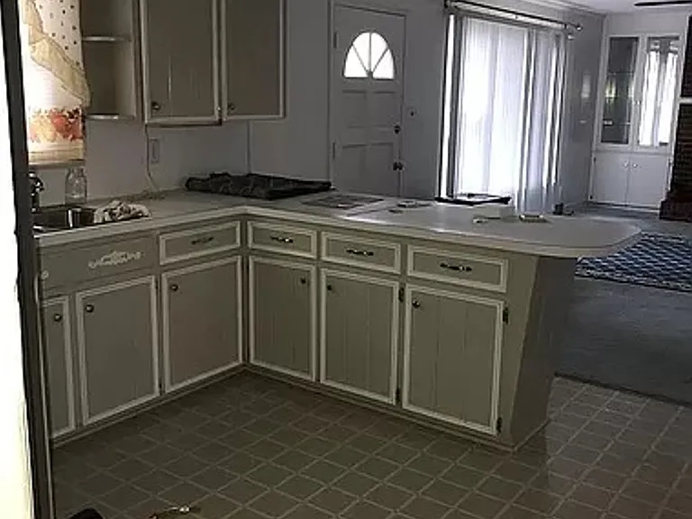 5635 Sandhill Dr — Photo 11