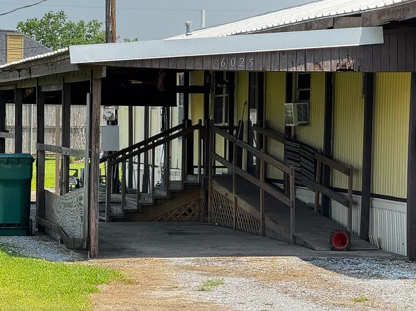 6025 Nobie Ln, Lake Charles, LA 70605