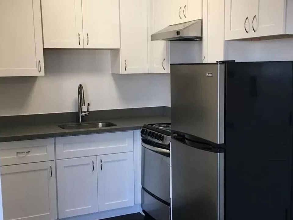 1st image of 375 Carl St APT 2