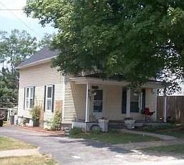 1st image of 623 E St S