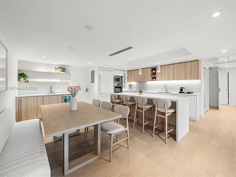 2301 Collins Ave #630 — Photo 24