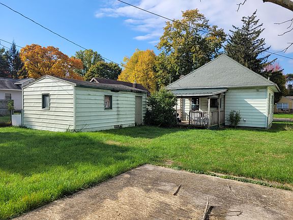 3rd image of 423 Susan Ave