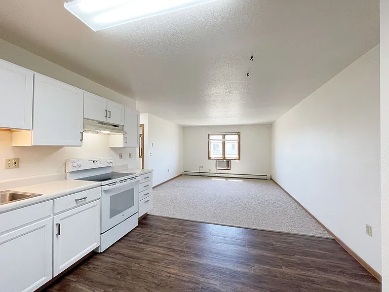 Dakota Terrace Apartments — Photo 13
