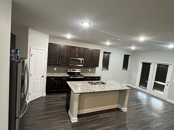 5th image of 733 Amberton Dr