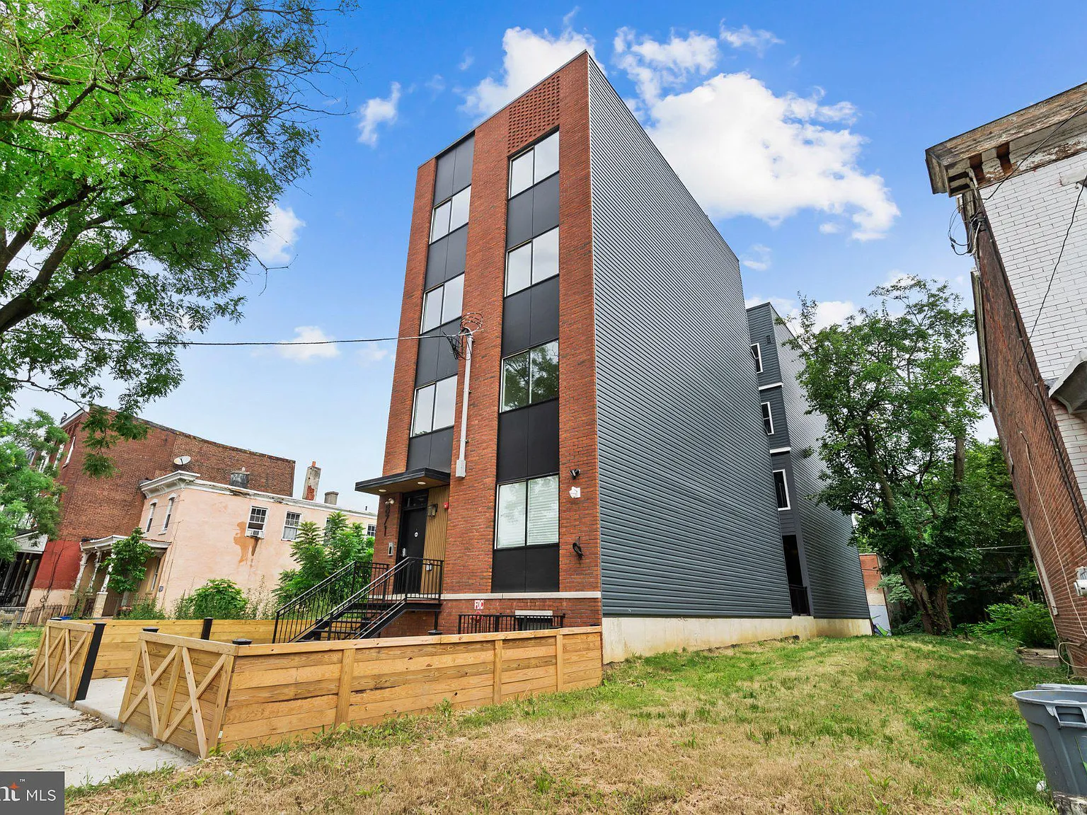 2 bed, 2.0 bath, 1080 sqft, $1,850 — Photo 3