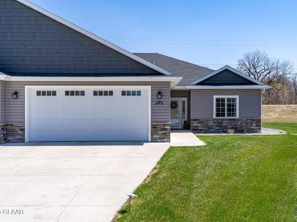 2128 10th St SE, East Grand Forks, MN 56721