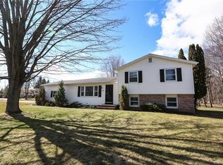 67 Brian Dr, Rochester, NY 14624