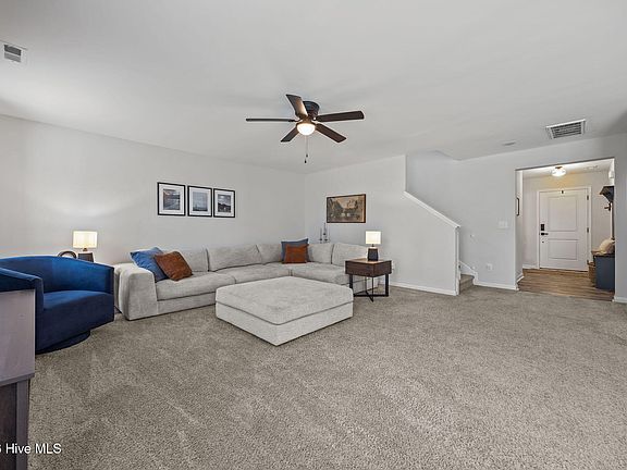 5th image of 197 Desert Orchid Circle
