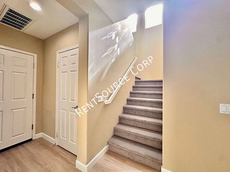 24162 Willowbrooke Ct — Photo 20
