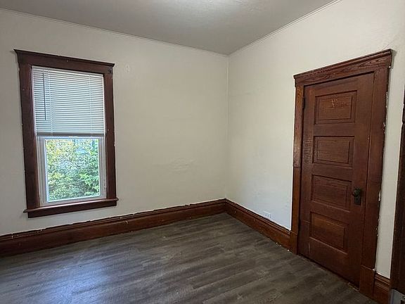 3rd image of 733 Garfield Ave