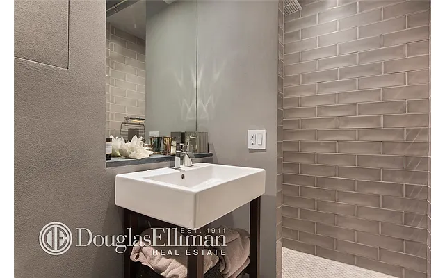 Rented by Douglas Elliman | media 7