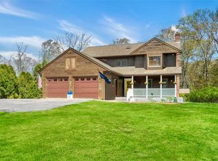 2 Overlook Dr, Ashaway, RI 02804