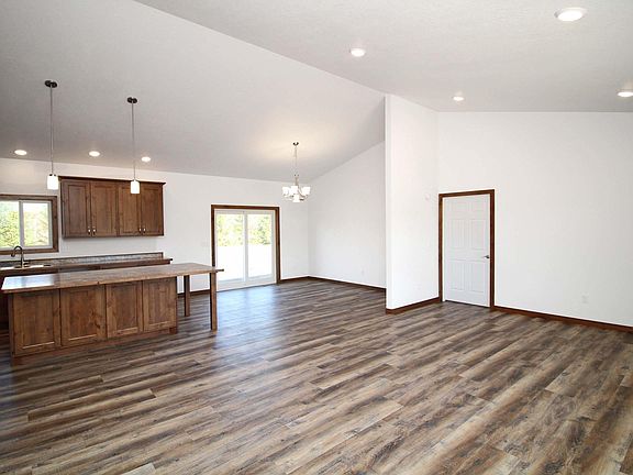 5th image of 2679 Sailor Dr NW