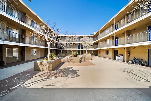 Rose Pointe - Rosemont Photo 1
